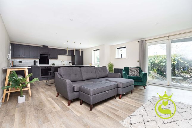 Penn Hill Avenue, Poole BH14 2 bed ground floor flat for sale