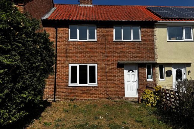 Cedar Close, Ripon, North Yorkshire, HG4 3 bed terraced house for sale