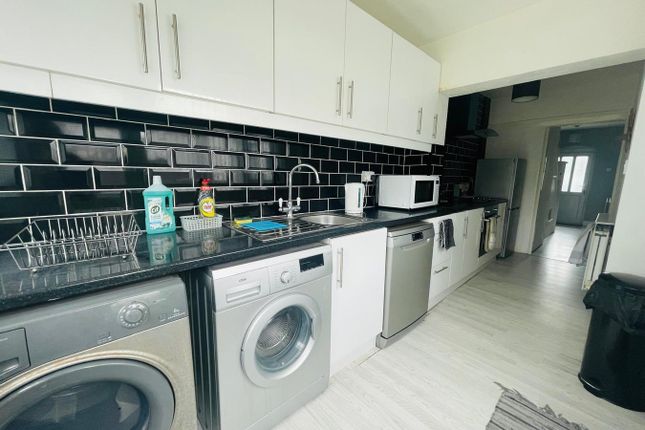 Stanley Road, West Bromwich, B71 3 bed detached house for sale