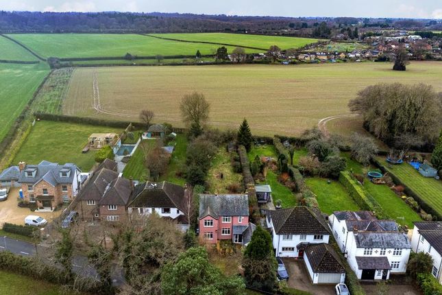 Holmer Green,  Buckinghamshire,  HP15 4 bed detached house for sale