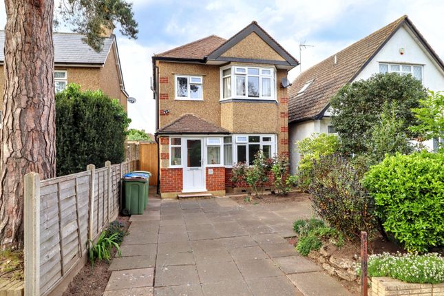 Old Esher Road, Hersham KT12 3 bed detached house for sale