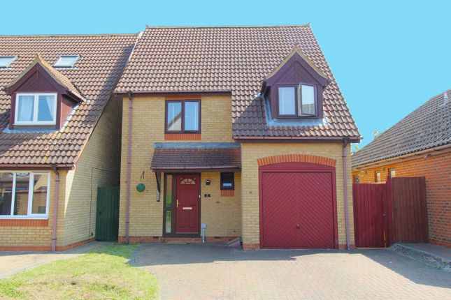 Fieldfare, Sandy 3 bed detached house for sale