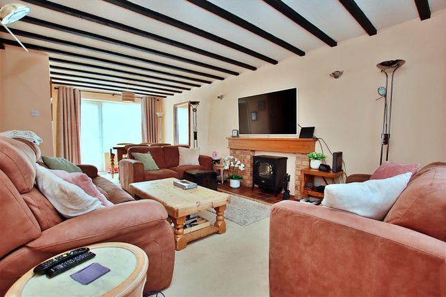 The Campions, Borehamwood 3 bed house for sale
