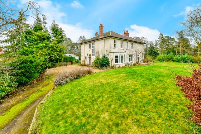 6 bedroom detached house for sale