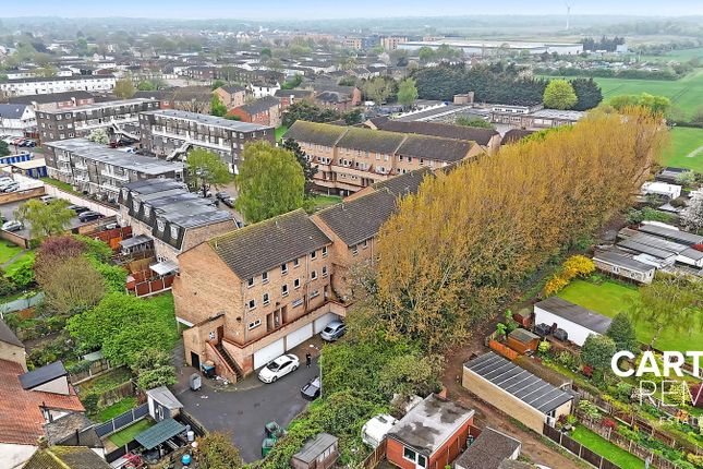 Peartree Close, South Ockendon, RM15 1 bed flat for sale