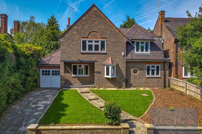 Brook Way, Chigwell IG7 4 bed detached house for sale
