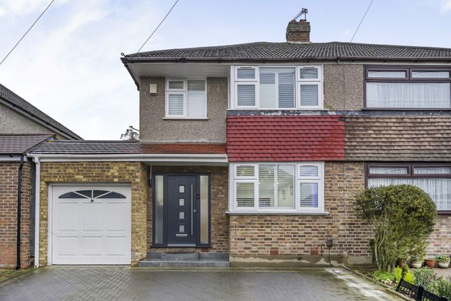 Dorothy Evans Close, Bexleyheath 3 bed semi