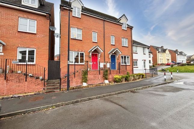 32 Bryn Dryslwyn, Broadlands... 4 bed semi