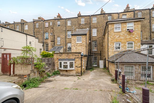 West Crescent Road, Gravesend, Kent 2 bed apartment for sale