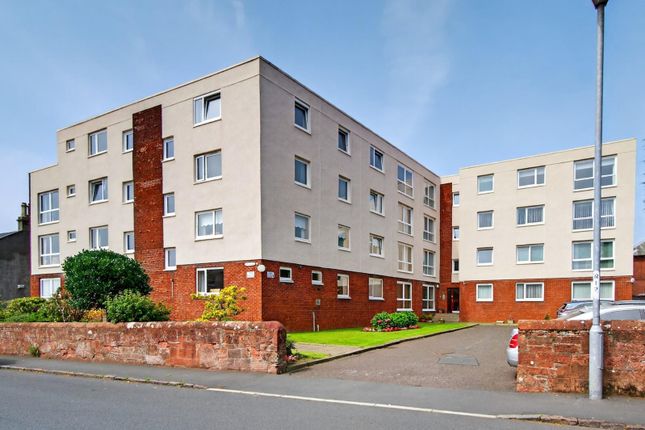 3 bedroom flat for sale