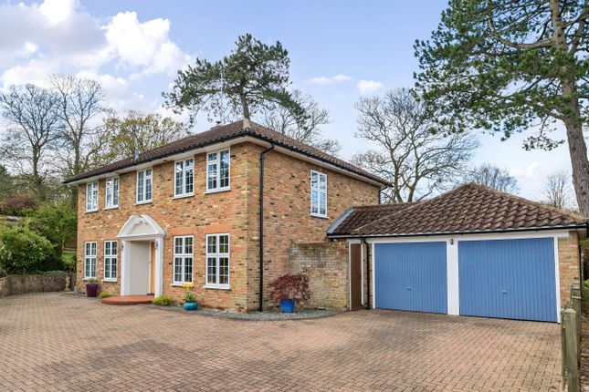 Curtis Road, Alton, Hampshire, GU34 4 bed detached house for sale
