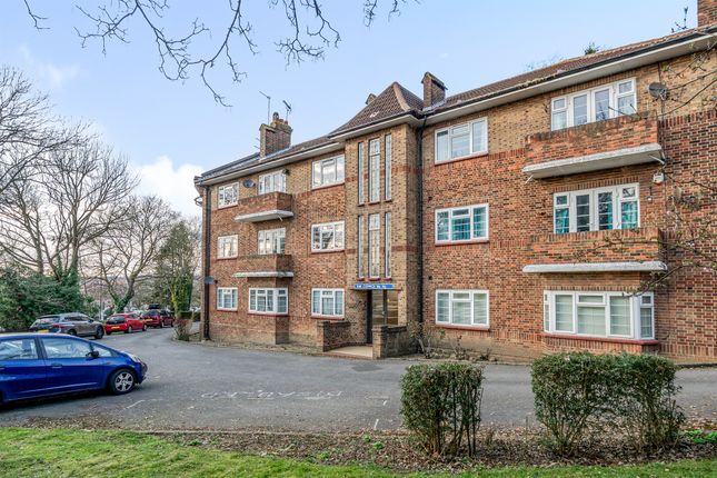 3 bedroom flat for sale