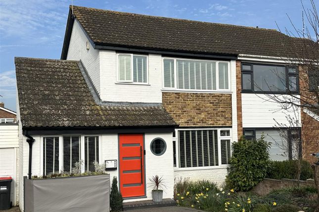 Milford Avenue, Stony Stratford... 4 bed semi