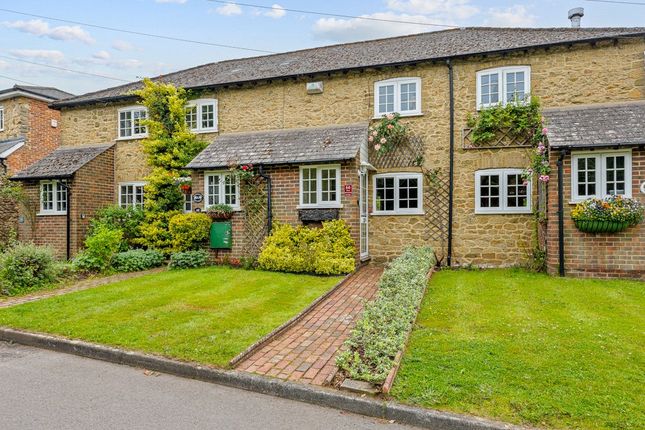 Stoneleigh Road, Limpsfield Chart... 2 bed terraced house for sale