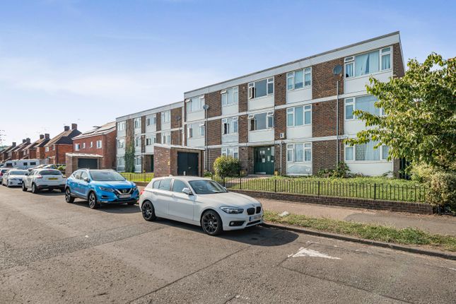 Selsdon Park Road, Selsdon 3 bed apartment for sale