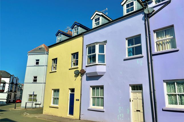 3 bedroom flat for sale