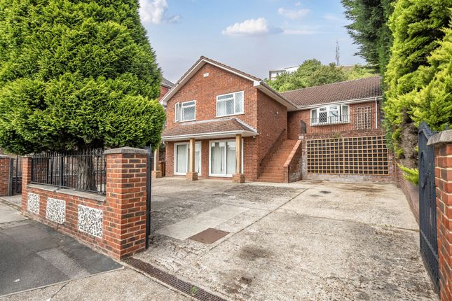 Beacon Road, Chatham, Kent 4 bed detached house for sale