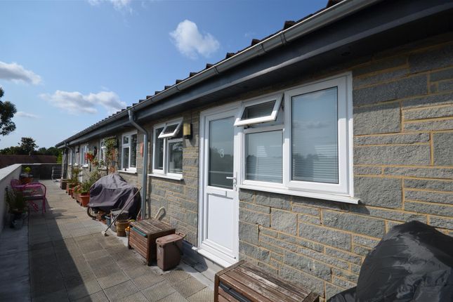 Lodbourne Green, Gillingham 2 bed flat for sale