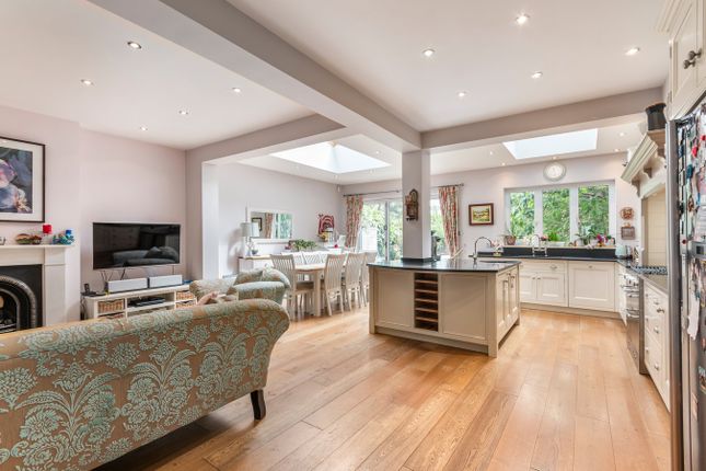 Netheravon Road South, London W4 4 bed detached house for sale
