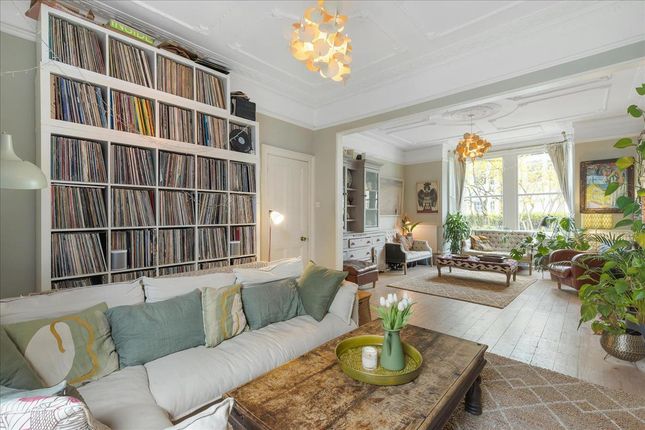Fulham Palace Road, London, SW6 4 bed house for sale