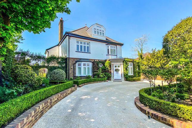 6 bedroom detached house for sale