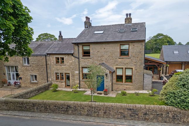 5 bedroom semi-detached house for sale