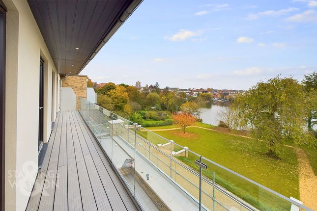 Denmark Street, Diss 2 bed flat for sale