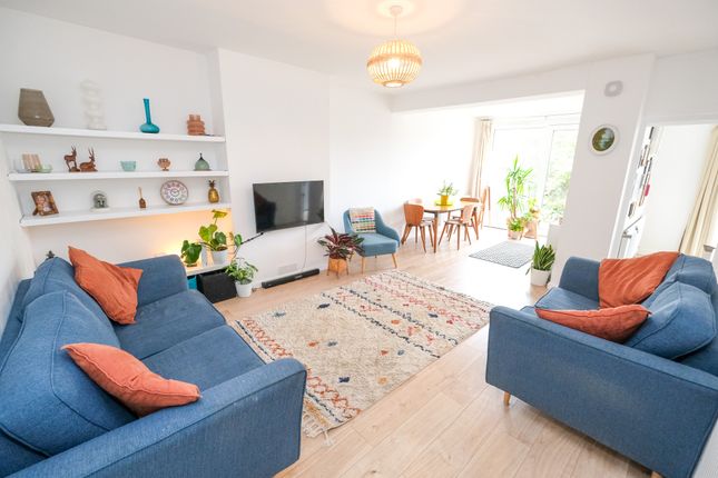 2 bedroom semi-detached bungalow for sale