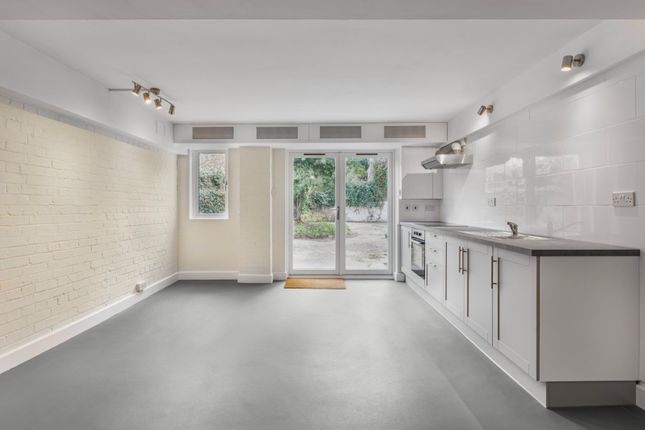 Camden Road, London 1 bed flat for sale