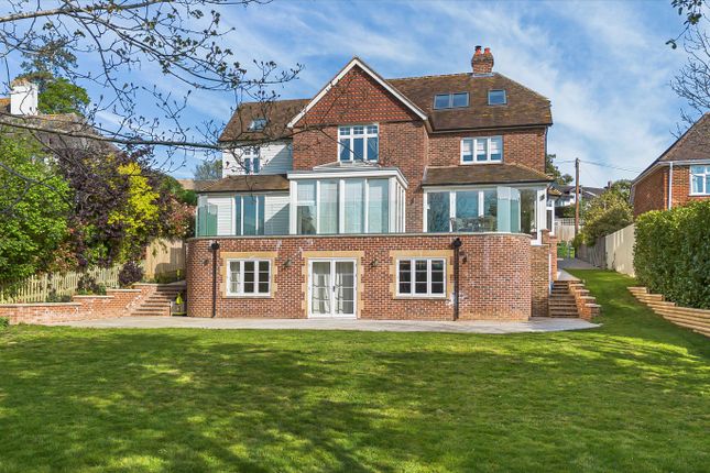 6 bedroom detached house for sale