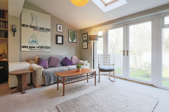 Dene Road, Cottingham, HU16 5PJ 5 bed semi
