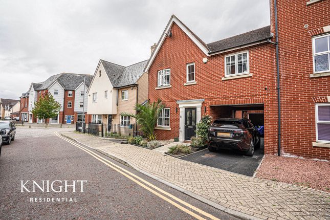 3 bedroom link detached house for sale