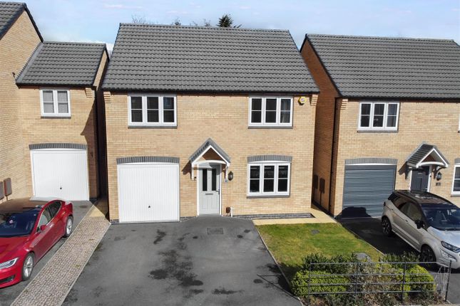 4 bed detached house