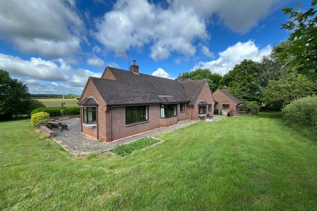 Hawford Lock Lane, Claines 3 bed detached bungalow for sale