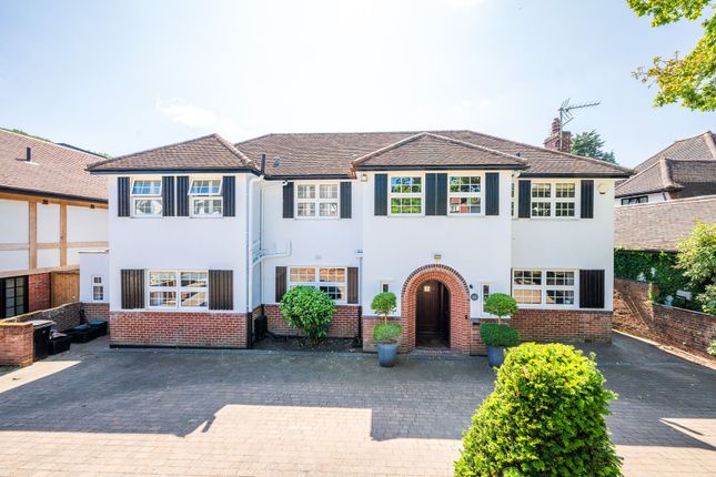 Yester Park, Chislehurst BR7 6 bed detached house for sale