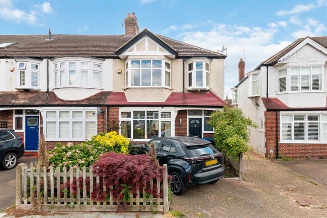 Westway, Raynes Park SW20 3 bed end of terrace house for sale