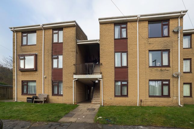 Dean Court, Halifax HX3 2 bed flat for sale