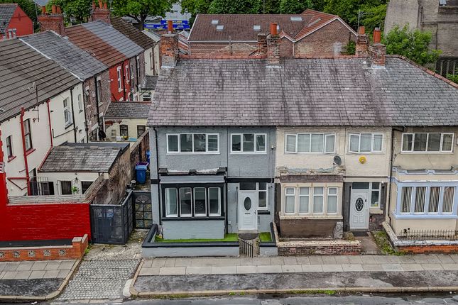 4 bedroom end of terrace house for sale