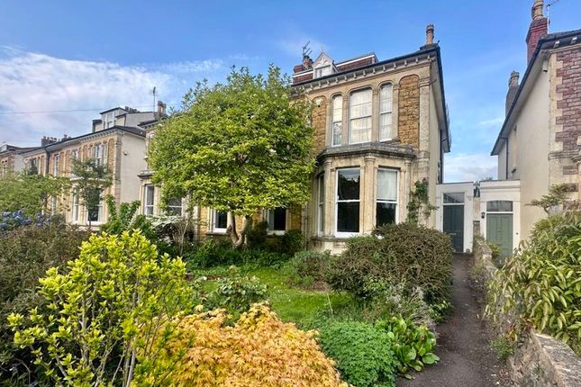 5 bedroom semi-detached house for sale