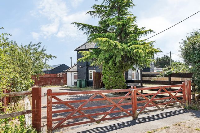 Little Woodcote Estate, Wallington... 3 bed semi