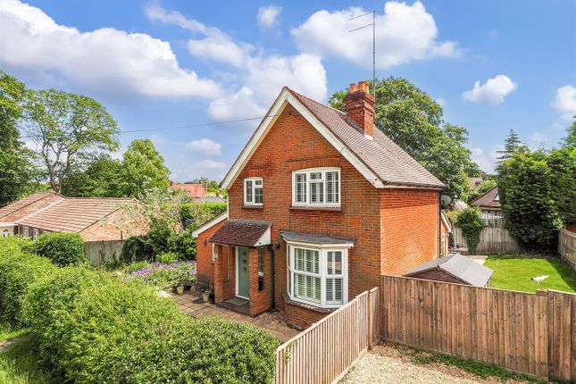 Whynot Lane, Andover 3 bed detached house for sale