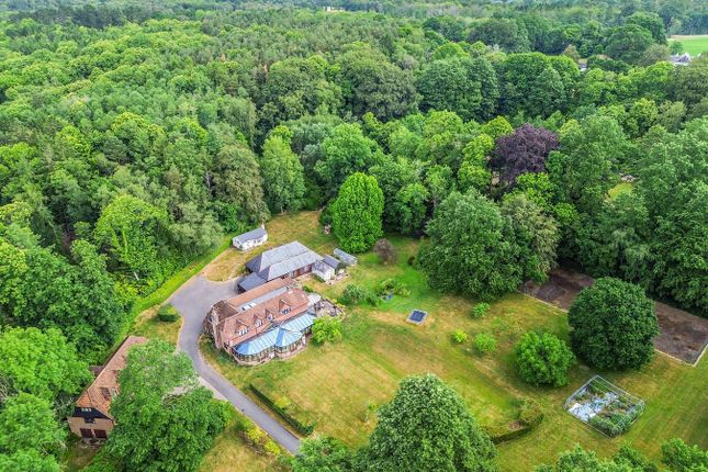 6 bedroom detached house for sale