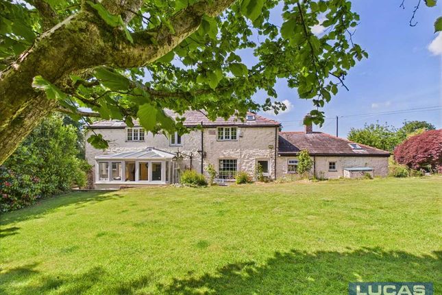 Yr Efail, Ffordd Brynsiencyn... 4 bed detached house for sale
