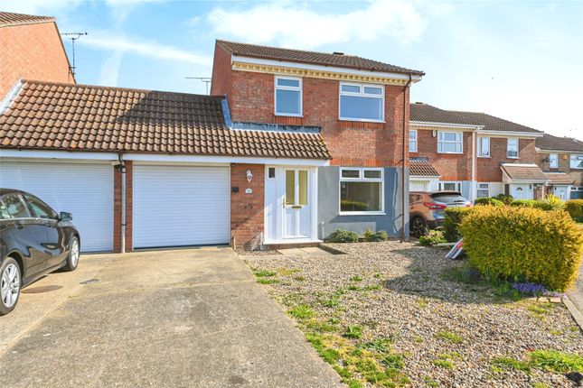 3 bedroom link detached house for sale