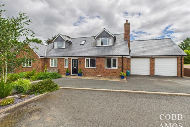 Detached bungalow for sale