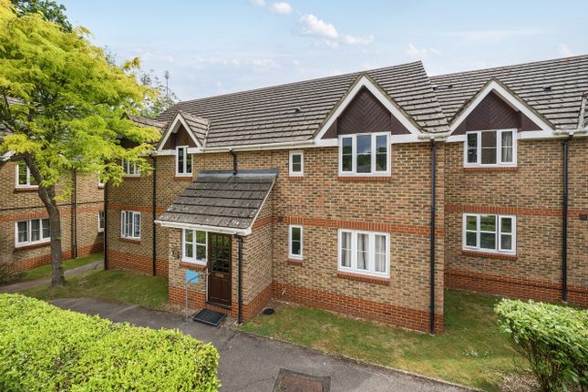 Groves Lea, Reading RG7 2 bed apartment for sale