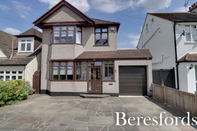 Oliver Road, Shenfield, CM15 3 bed detached house for sale