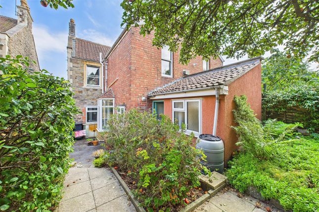 Spacious garden flat in central Clevedon 1 bed flat for sale