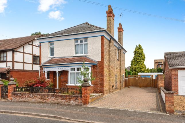 Station Drive, Wisbech PE13 3 bed detached house for sale