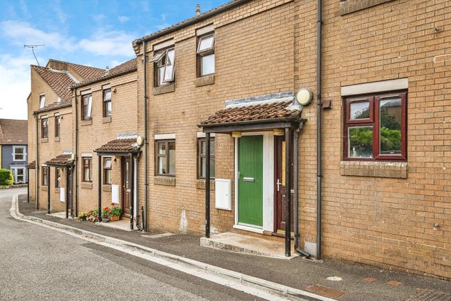 1 bedroom ground floor flat for sale